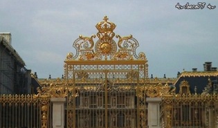 Les portes du château s'ouvrent à Takashi Murakami… Les portes du château s'ouvrent à Takashi Murakami…