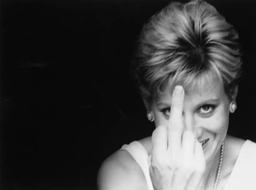 Alison JACKSON, Diana gives the finger, 2000, © Hamiltons Gallery, Londres Alison JACKSON, Diana gives the finger, 2000, © Hamiltons Gallery, Londres