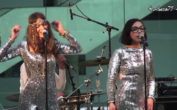 Brigitte chante "Ma Benz", live à Foodstock